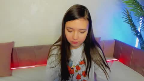 Snapshot of lina_brownie chatting on January 2025 02:42:01 AM Lina online show from January 2025 02:42:01 AM