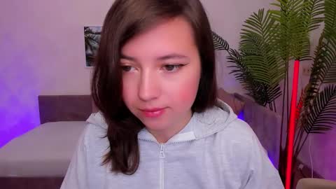 Snapshot of lina_brownie chatting on September 2025 02:13:01 AM Lina online show from September 2025 02:13:01 AM