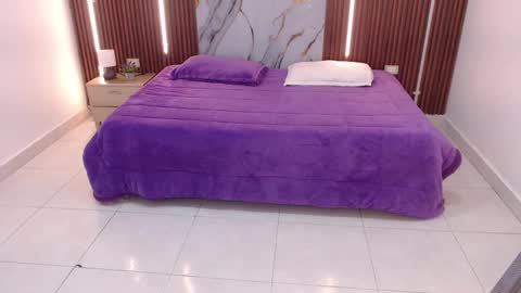 Lina online show from September 2025 12:05:01 PM