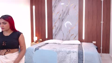 Lina online show from September 2025 12:52:01 PM