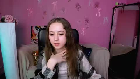 lina_fox12 online show from April 2026 12:19:02 PM