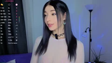 Lina online show from November 2025 03:45:02 PM