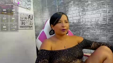LINA SANCHEZ online show from July 2026 01:46:02 PM