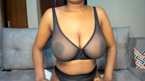 Snapshot of lina_sexy58 chatting on February 2026 03:43:02 PM lina sexy58 online show from February 2026 03:43:02 PM