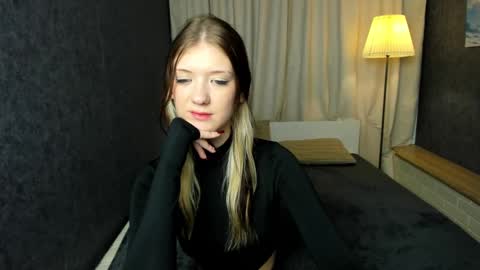 Lina online show from December 2024 11:41:02 PM