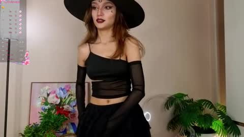 Snapshot of linaage chatting on October 2025 11:22:01 AM Lina online show from October 2025 11:22:01 AM