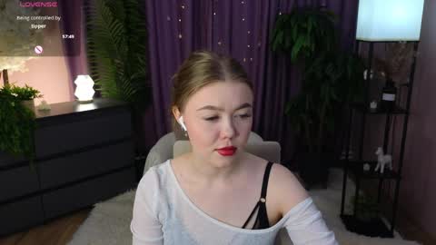Snapshot of linabliss chatting on April 2026 05:15:01 AM Lina online show from April 2026 05:15:01 AM