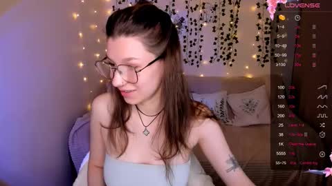 Lina online show from October 2025 03:17:02 AM