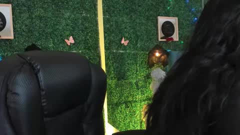 Lina  online show from January 2026 11:34:01 AM