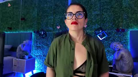Snapshot of linagh chatting on July 2026 11:36:02 AM Lina online show from July 2026 11:36:02 AM