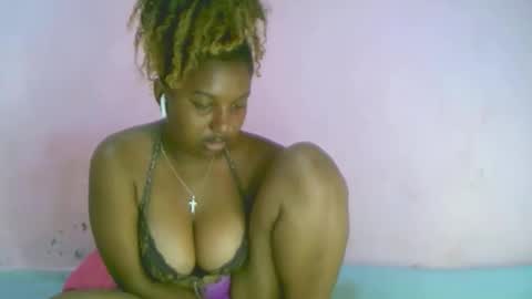 Snapshot of linah1123 chatting on October 2025 11:29:02 AM linah1123 online show from October 2025 11:29:02 AM