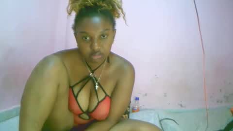 Snapshot of linah1123 chatting on October 2025 11:44:01 AM linah1123 online show from October 2025 11:44:01 AM