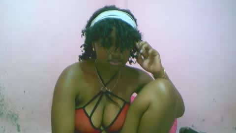 Snapshot of linah1123 chatting on October 2025 11:47:01 AM linah1123 online show from October 2025 11:47:01 AM