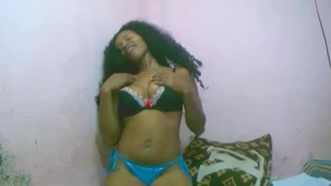 Snapshot of linah1123 chatting on December 2025 09:12:02 PM linah1123 online show from December 2025 09:12:02 PM