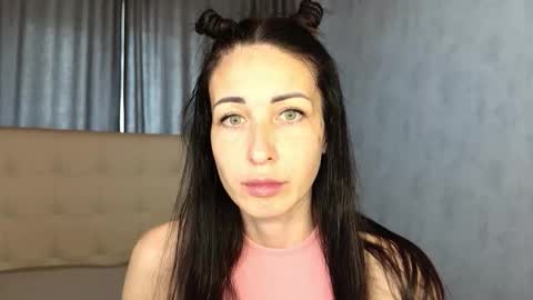 LinaLivee online show from October 2025 06:47:01 AM