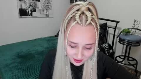 Lina online show from February 2025 09:15:02 PM