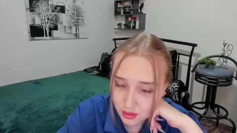 Lina online show from March 2025 08:16:01 PM