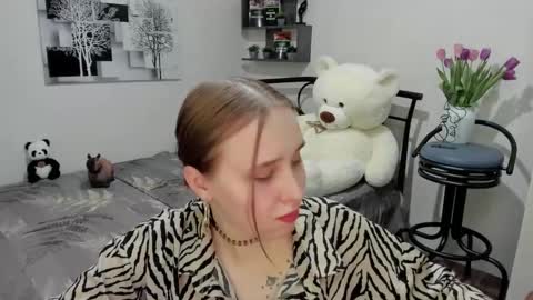 Lina online show from March 2025 09:51:01 PM