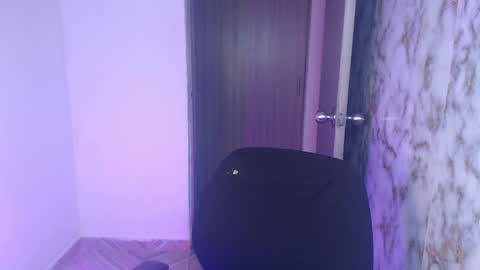 Snapshot of lincy_honeyy chatting on April 2026 04:05:02 PM lincy_honeyy online show from April 2026 04:05:02 PM