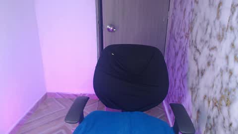 Snapshot of lincy_honeyy chatting on April 2026 04:44:02 AM lincy_honeyy online show from April 2026 04:44:02 AM