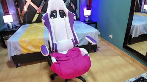  Linda  online show from January 2025 12:27:02 AM