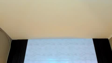  Linda  online show from October 2025 06:29:01 PM