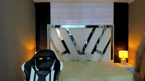 Snapshot of linda4petite chatting on March 2026 06:34:02 PM Linda online show from March 2026 06:34:02 PM