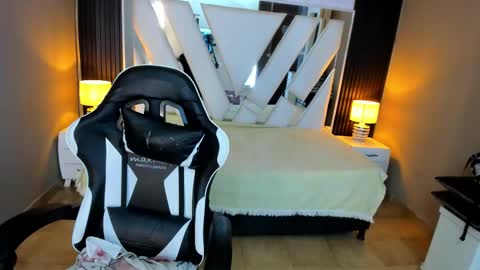 Snapshot of linda4petite chatting on March 2026 06:00:01 PM Linda online show from March 2026 06:00:01 PM