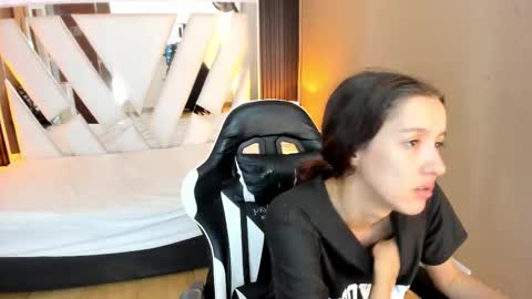 Snapshot of linda4petite chatting on March 2026 02:31:01 PM Linda online show from March 2026 02:31:01 PM