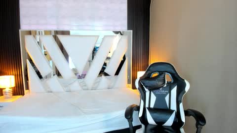 Snapshot of linda4petite chatting on March 2026 06:45:02 PM Linda online show from March 2026 06:45:02 PM