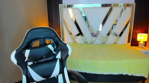 Snapshot of linda4petite chatting on March 2026 06:53:01 PM Linda online show from March 2026 06:53:01 PM