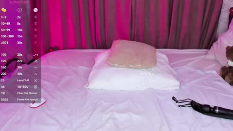 Snapshot of linda__bryant chatting on February 2025 11:47:02 PM Linda GMT2 Mon Tu Fri Sa Su 0300am-1000 am online show from February 2025 11:47:02 PM