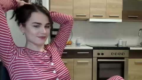 Linda online show from November 2025 08:08:01 PM