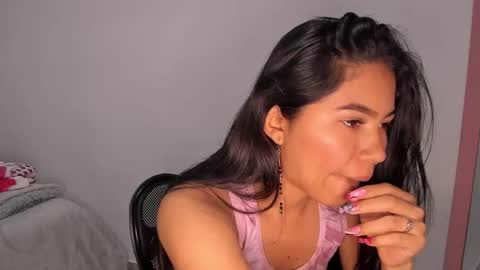 Snapshot of linda_alana chatting on March 2026 08:02:02 PM Alana online show from March 2026 08:02:02 PM