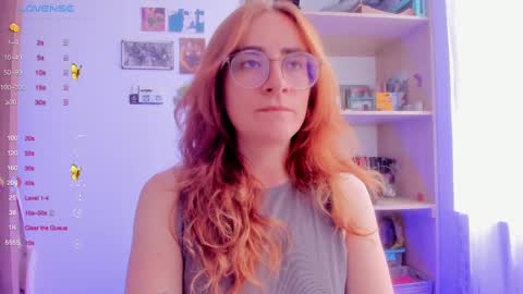 Giggles  online show from February 2025 04:00:01 PM