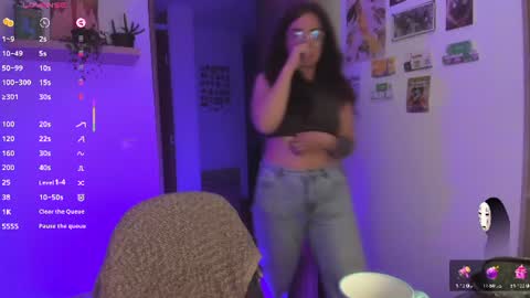 Snapshot of linda_giggle chatting on June 2026 01:06:02 AM Giggles online show from June 2026 01:06:02 AM