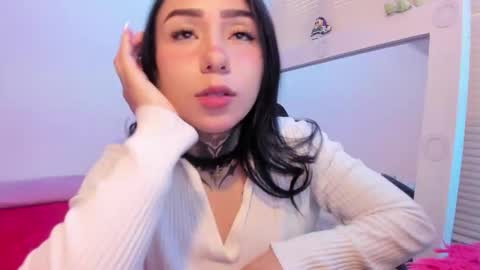 Lindaa maria  online show from October 2025 07:23:02 PM