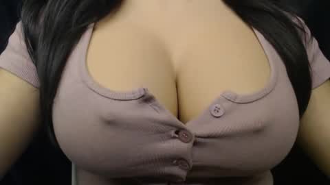 Linda online show from November 2025 07:12:01 PM