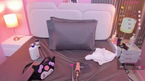 Snapshot of linda_sofi__ chatting on February 2025 10:58:01 PM linda_sofi__ online show from February 2025 10:58:01 PM