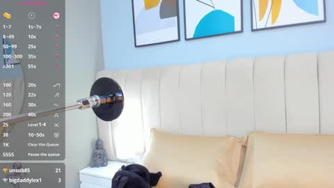 Snapshot of linda_sofi__ chatting on March 2025 12:30:02 PM linda_sofi__ online show from March 2025 12:30:02 PM