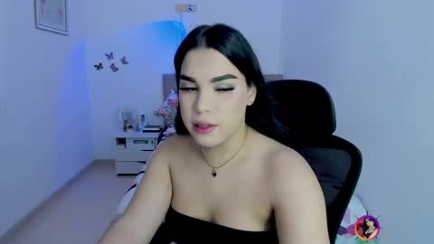 Snapshot of linda_zaam8386 chatting on October 2025 05:50:02 PM online show from October 2025 05:50:02 PM