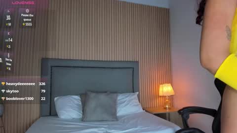 Snapshot of lindaa_natashaa chatting on January 2025 08:21:02 AM L I N D A online show from January 2025 08:21:02 AM