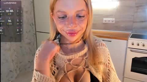 Snapshot of lindacrystalofc chatting on February 2025 09:33:02 PM happy new year online show from February 2025 09:33:02 PM