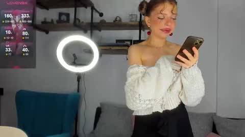 Snapshot of lindacrystalofc chatting on October 2025 07:01:02 PM happy new year online show from October 2025 07:01:02 PM