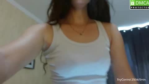 Snapshot of lindaernestine chatting on June 2026 07:45:02 AM LindaErnestine online show from June 2026 07:45:02 AM