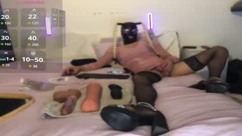 Snapshot of lindafrombehind chatting on April 2026 06:27:02 PM lindafrombehind online show from April 2026 06:27:02 PM