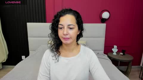 Linda online show from October 2025 01:27:02 AM