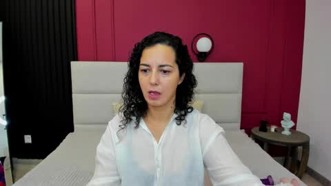 Linda online show from October 2025 01:41:02 AM