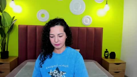 Snapshot of lindainsatiable chatting on April 2026 01:37:01 AM Linda online show from April 2026 01:37:01 AM