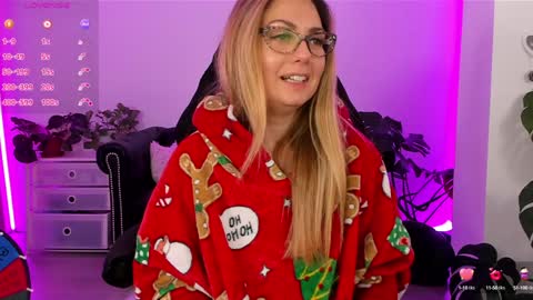 Linda  --  online show from December 2024 09:55:02 PM